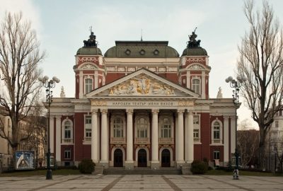 Народният театър кани младите: билети по 5 евро до края на април